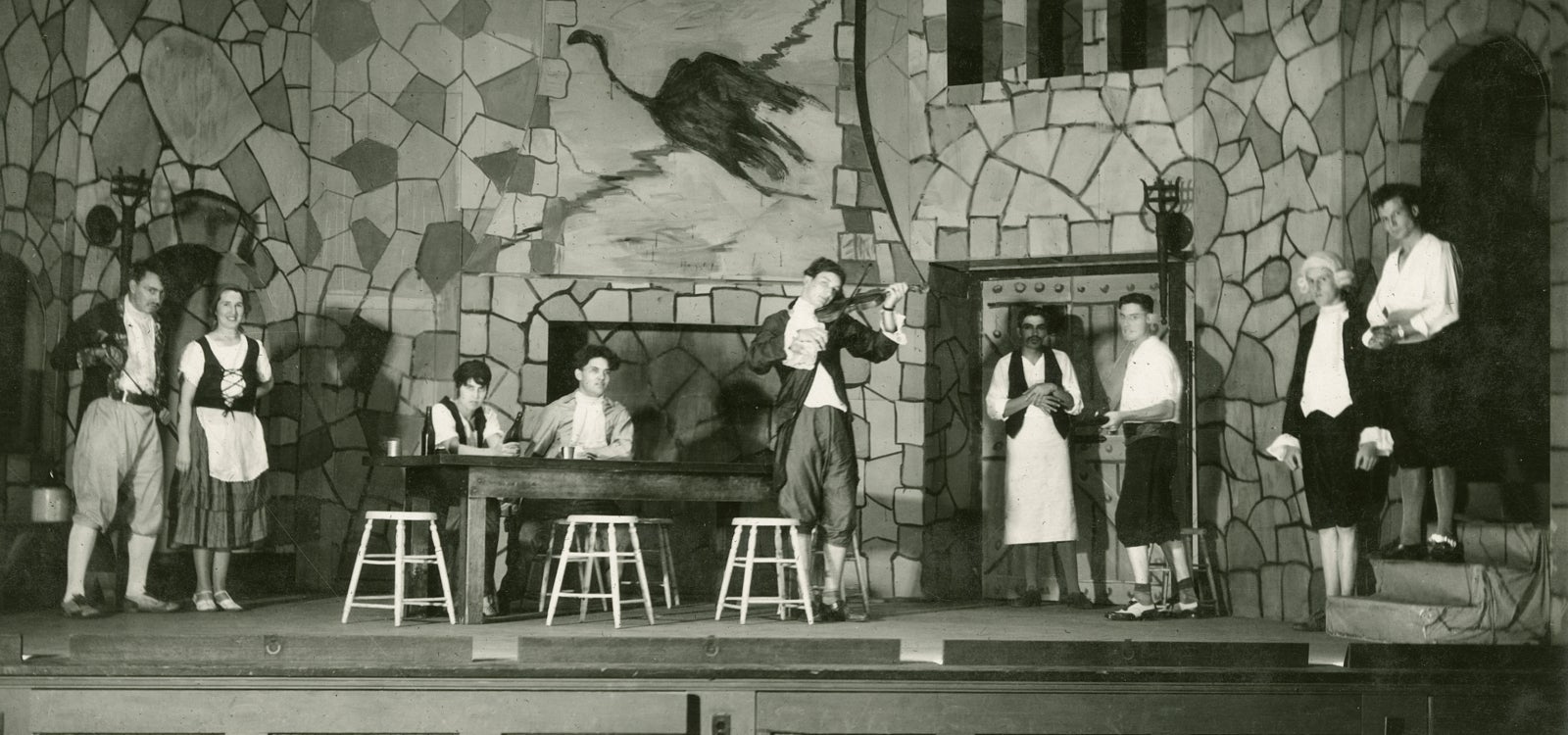 Alumnus Pedro Armendáriz on stage